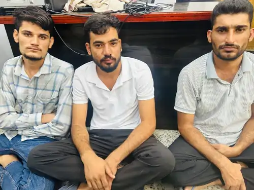 अजमेर में 'डिजिटल डकैती' का पर्दाफाश: 2 मिनट के गेम में इनाम का झांसा दे देशभर में लाखों उड़ाने वाला गिरोह दबोचा; 6 मोबाइल और लैपटॉप बरामद 1 image 3