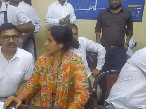 अलवर में ACB का 'मेगा ऑपरेशन': अरावली विहार थाने का ASI ₹10 हजार की घूस लेते रंगे हाथों ट्रैप; बेटे को केस से बचाने के लिए मांगी थी रिश्वत 1 image 6